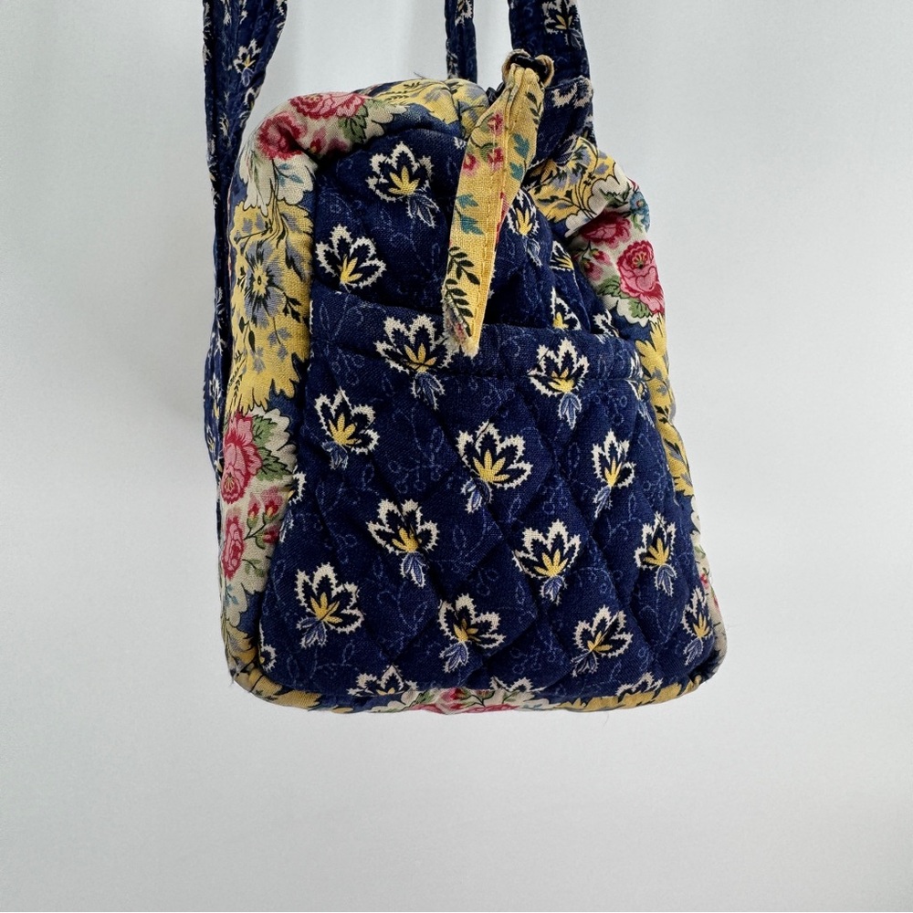2 VTG Vera Bradley Cottagecore Floral Barrel Bag Butter/Navy & Elephant Bag - Picture 5 of 16